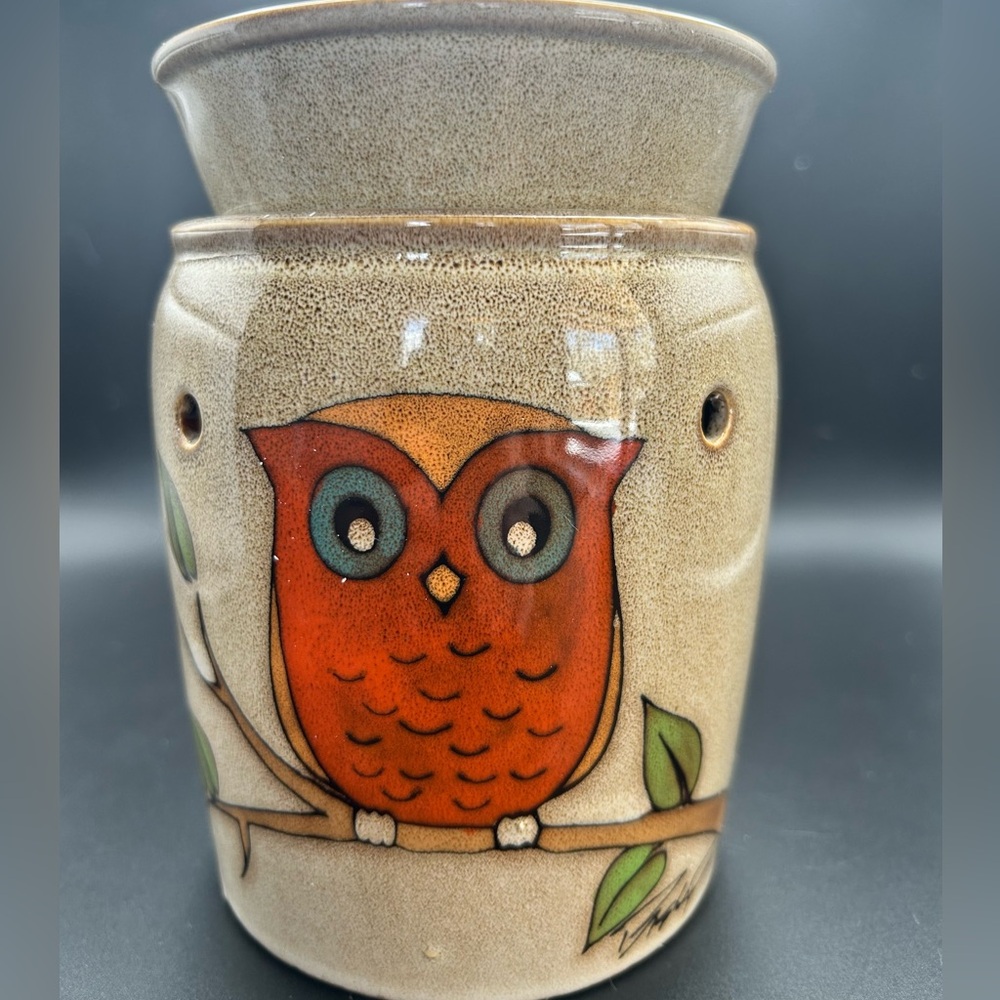 Scentsy retired "Owlet" wax warmer from the "Owl on a Limb" collection
With wax
